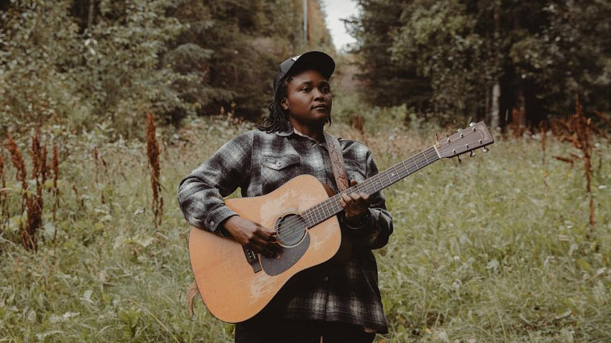Joy Oladokun Announces New Album OBSERVATIONS FROM A CROWDED ROOM, Shares Two Singles: Stream