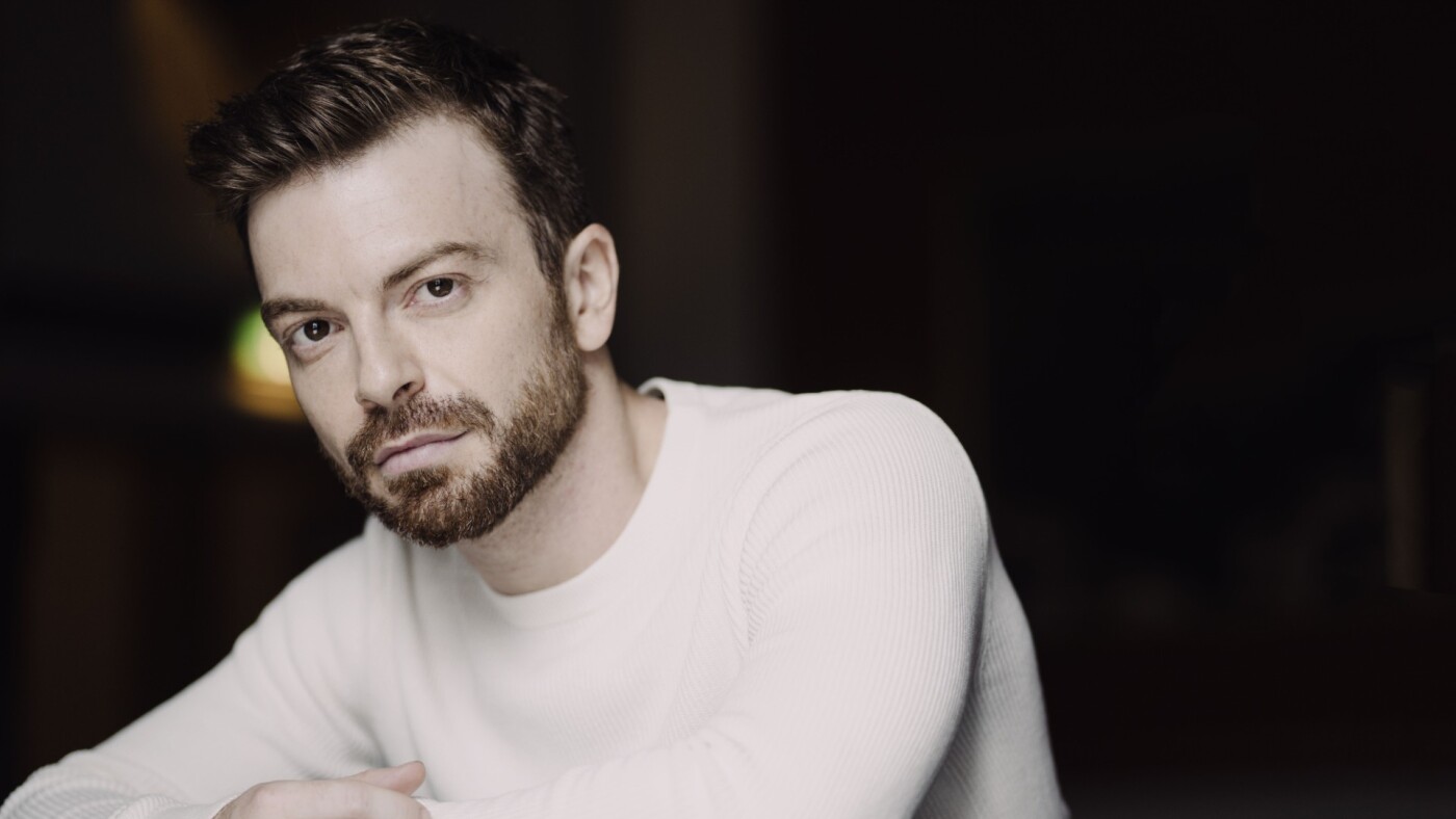 Le pianiste David Kadouch sonde les amours cachées des compositeurs gays, à travers la musique : NPR