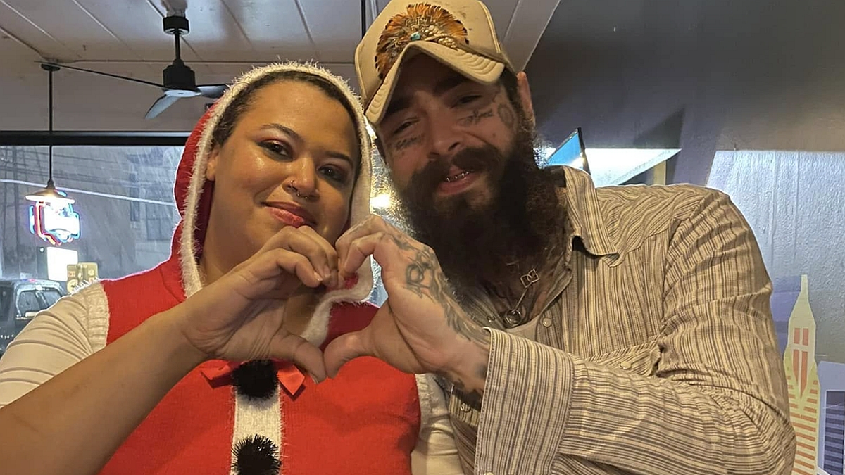 Post Malone laisse une mère célibataire pourboire de 20 000 $ la veille de Noël