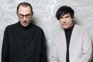 Sparks annonce son tout premier album live, Live on The Moon