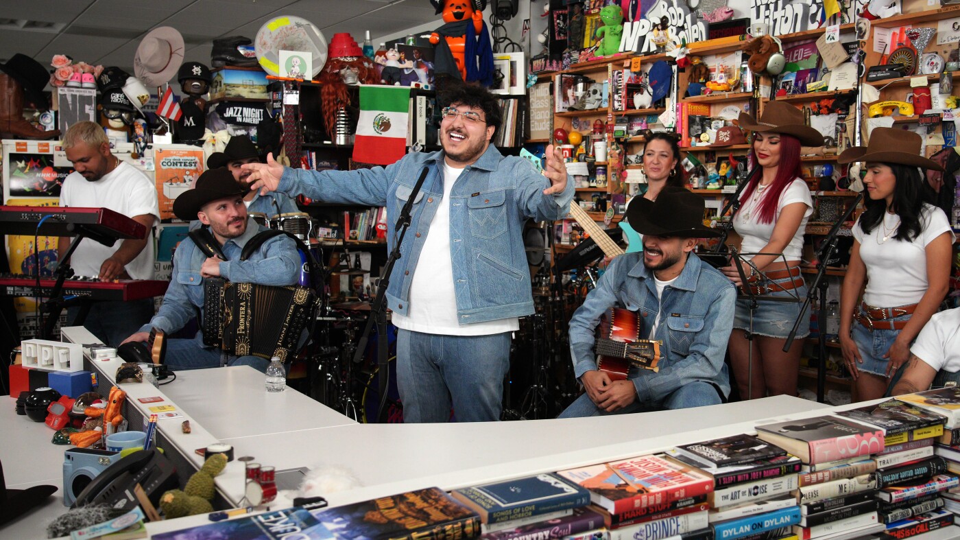 Tiny Desk Concert: NPR