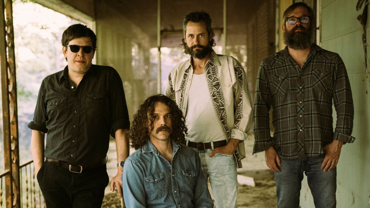 Lord Buffalo Drummer détenu par la patrouille frontalière américaine sur le vol