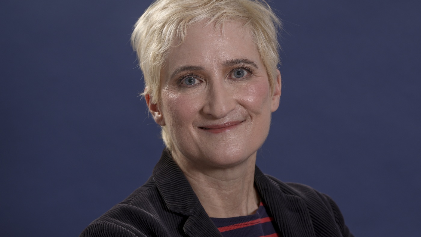 Jill Sobule, auteur-compositeur-interprète connu pour `` J'ai embrassé une fille '', meurt à 66: NPR