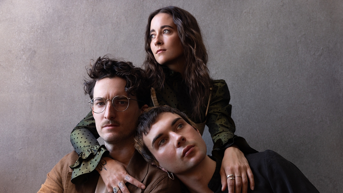 Nation of Language Revel 2025 Tour, subputer les débuts "Inept Apollo"