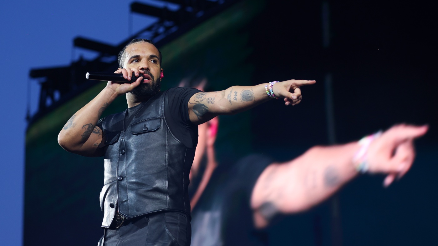 Drake, Toby Keith et «Kpop Demon Hunters» ont une grande semaine sur les graphiques: NPR