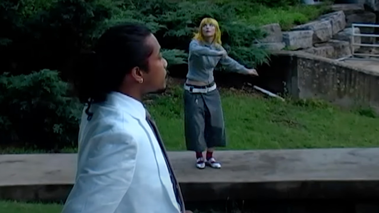 Hayley Williams publie un clip pour "Ego Death lors d'une fête de Bachelorette"