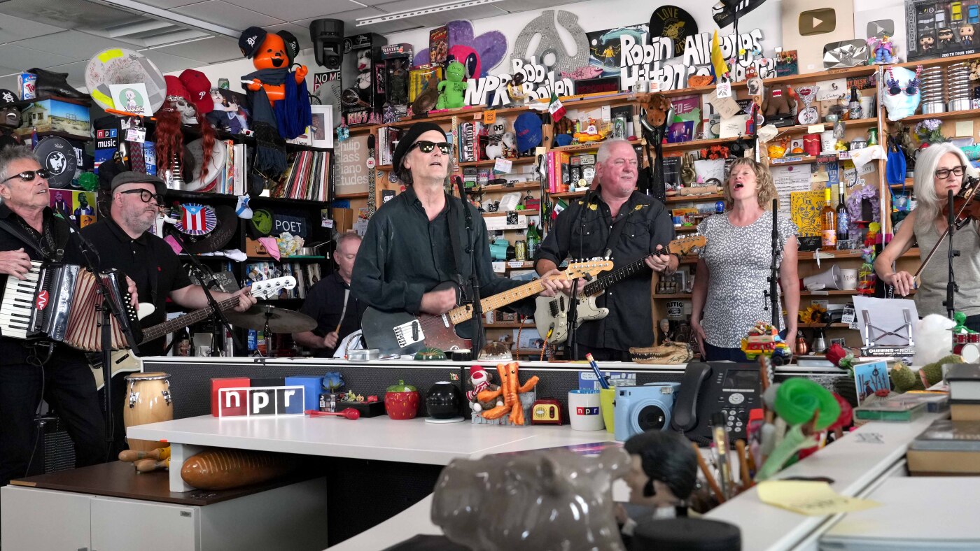 Tiny Desk Concert: NPR