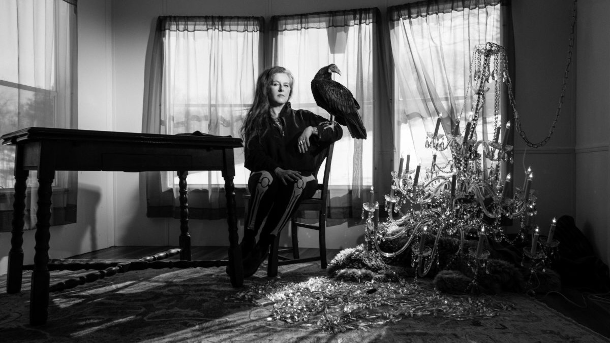 Neko Case annonce les dates de la tournée en 2026, partage «Winchester Mansion of Sound»