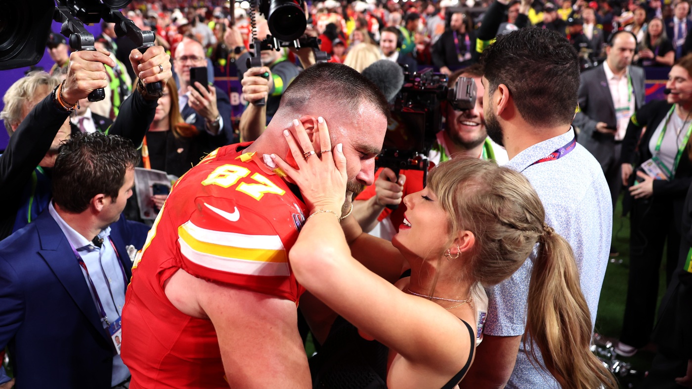 Taylor Swift, Travis Kelce Engagement applaudi par les marques: NPR