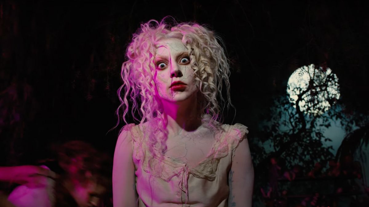 Lady Gaga dévoile le nouveau single "The Dead Dance", Tim Burton Video
