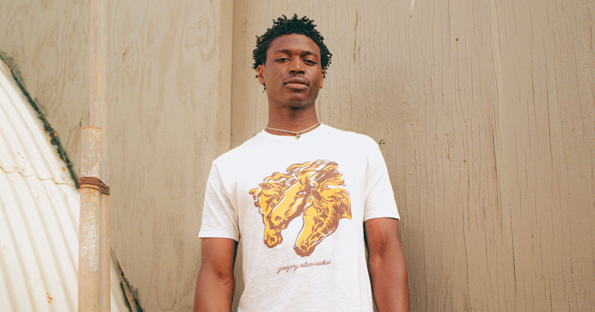 Mon Rovîa parle d'alchimiser un traumatisme dans l'identité: podcast