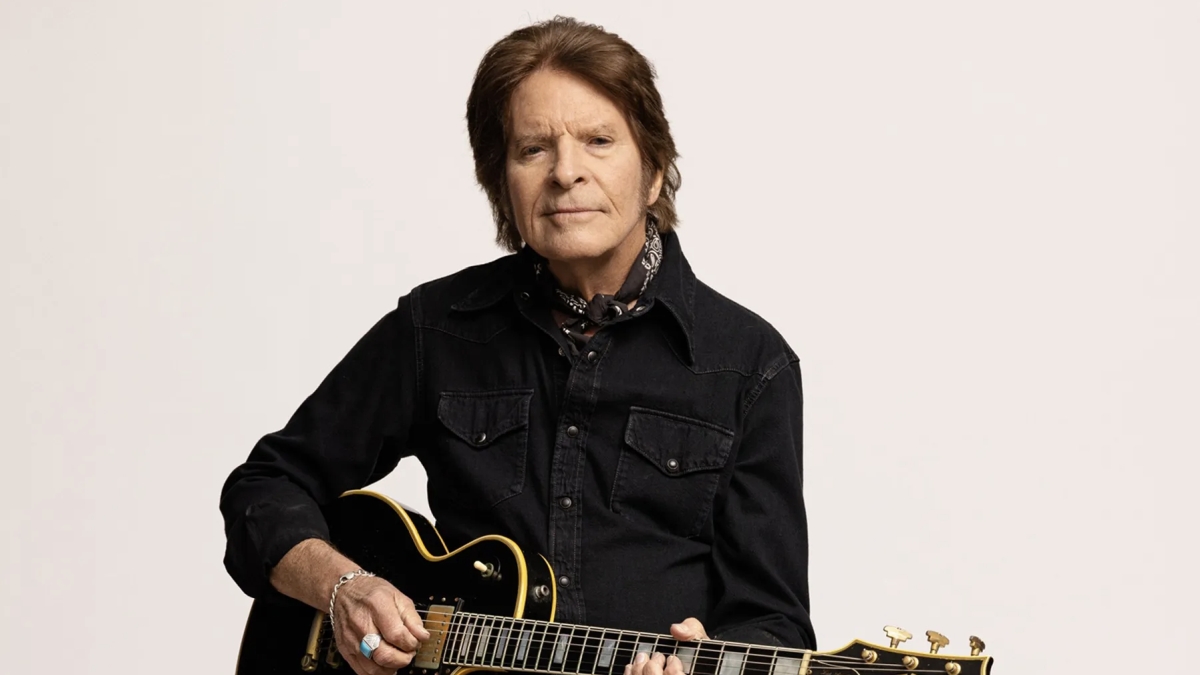 John Fogerty amenant les classiques du CCR à la résidence à Las Vegas
