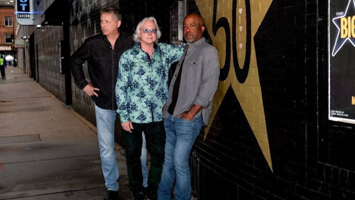 Darius Rucker, Mike Mills forment un nouveau supergroupe hurlement hurlement