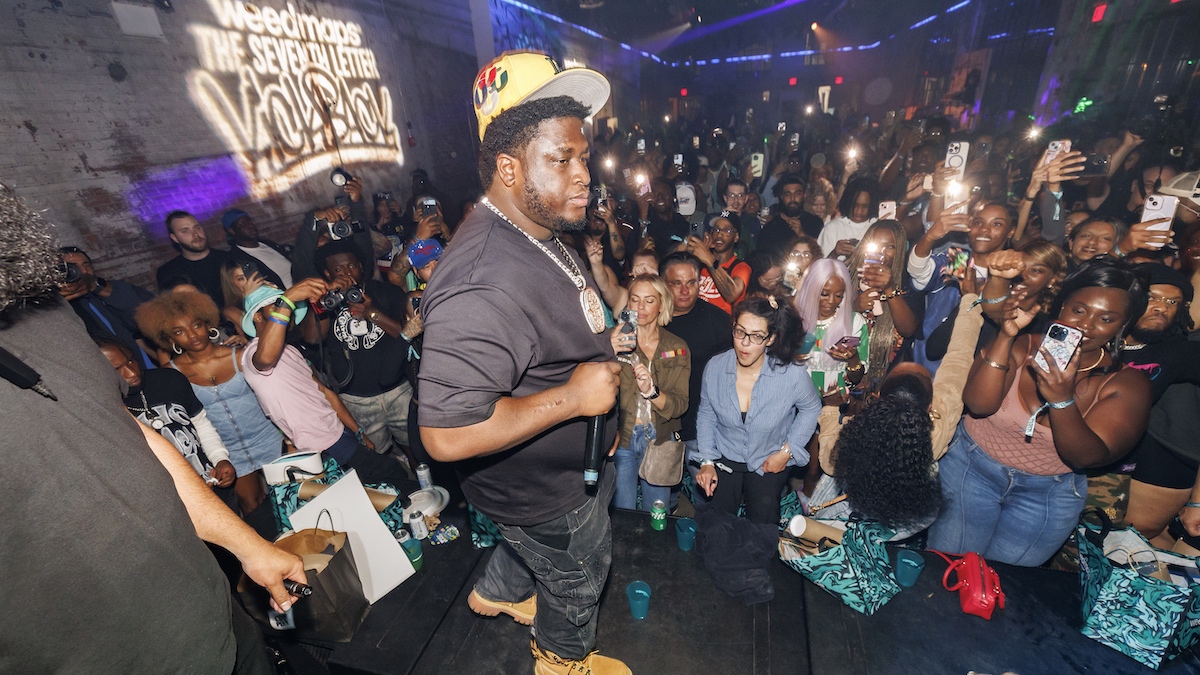 Cash Cobain s'allume Brooklyn lors de l'événement de pickback des Weedmaps