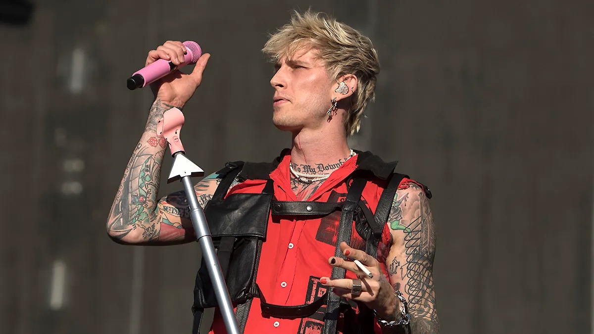 MGK (Machine Gun Kelly) annonce la tournée mondiale du 2025-2026