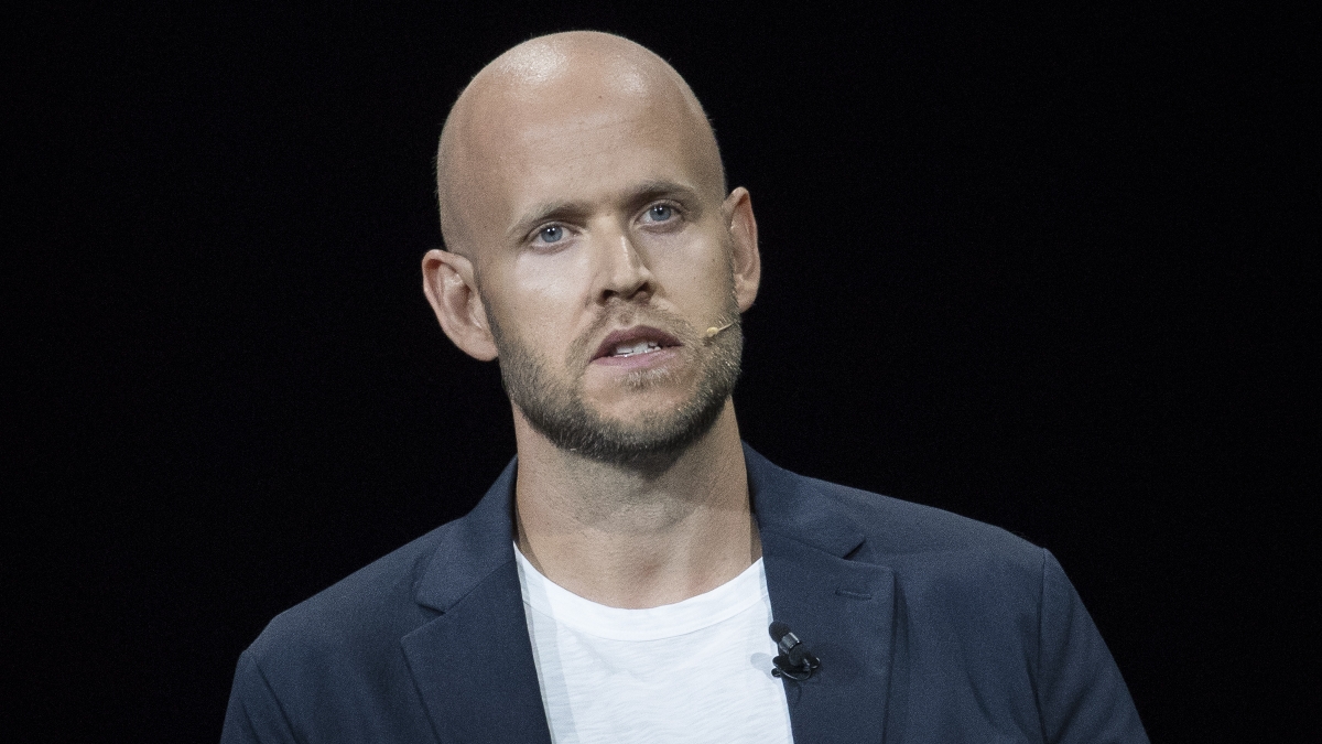 Spotify craque sur l'IA, en supprimant les pistes de 75 m et en ciblant les clones vocaux