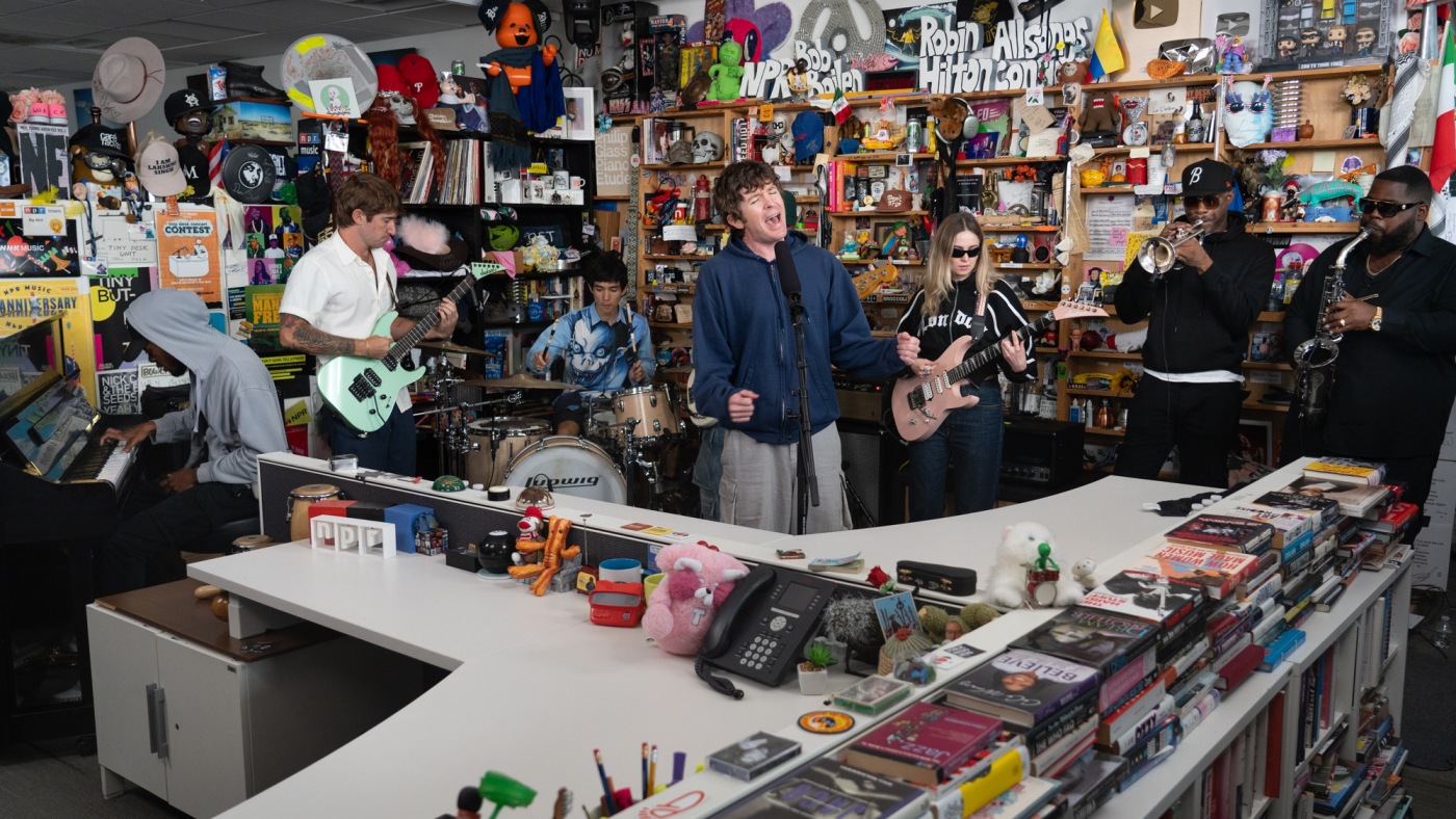 Tiny Desk Concert: NPR
