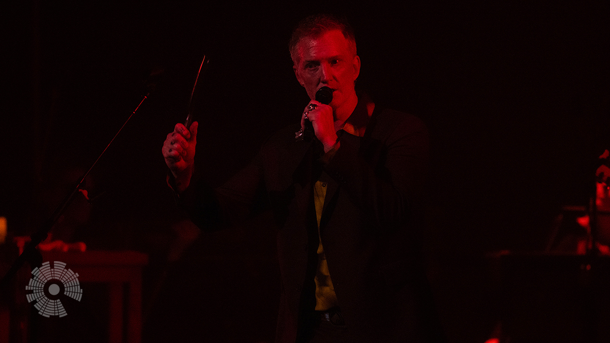 Le coup d'envoi Queens of the Stone Age "The Catacombs Tour": Review