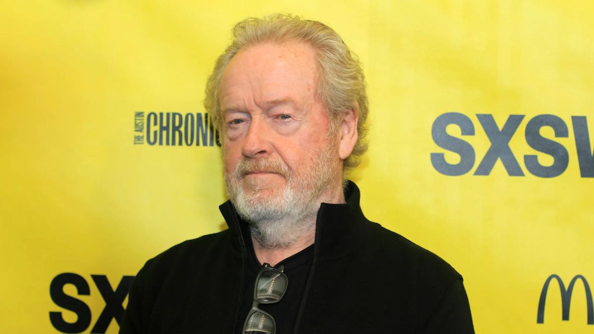 Ridley Scott dit que les films d'aujourd'hui sont «noyés dans la médiocrité», revérifiait le sien