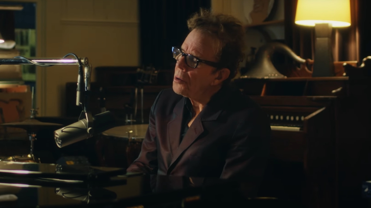 Tom Waits interprète "Tom Traubert's Blues" dans des docu-séries italiennes