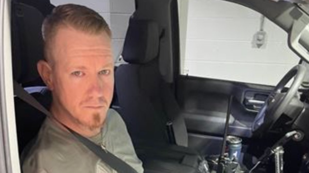 Jon Sheptock, musicien chrétien qui a chanté lors du rassemblement Trump, arrêté pour pornographie juvénile