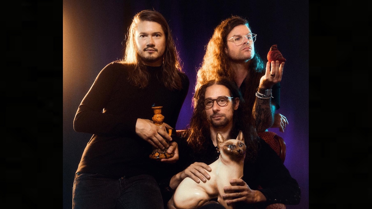 Astronoid annonce un nouvel album et dévoile le single "Third Shot"