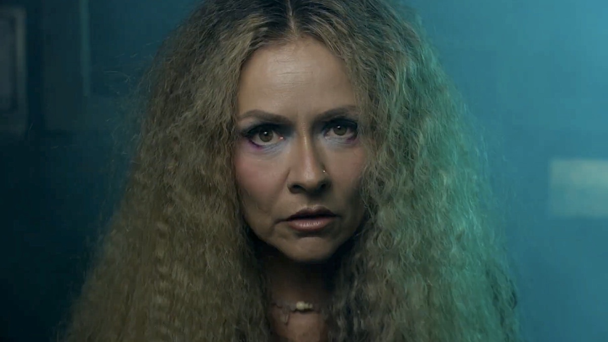 Chloe Trujillo (épouse de Robert Trujillo de Metallica) dévoile une nouvelle chanson "As the Sky Is Falling Down" : Stream