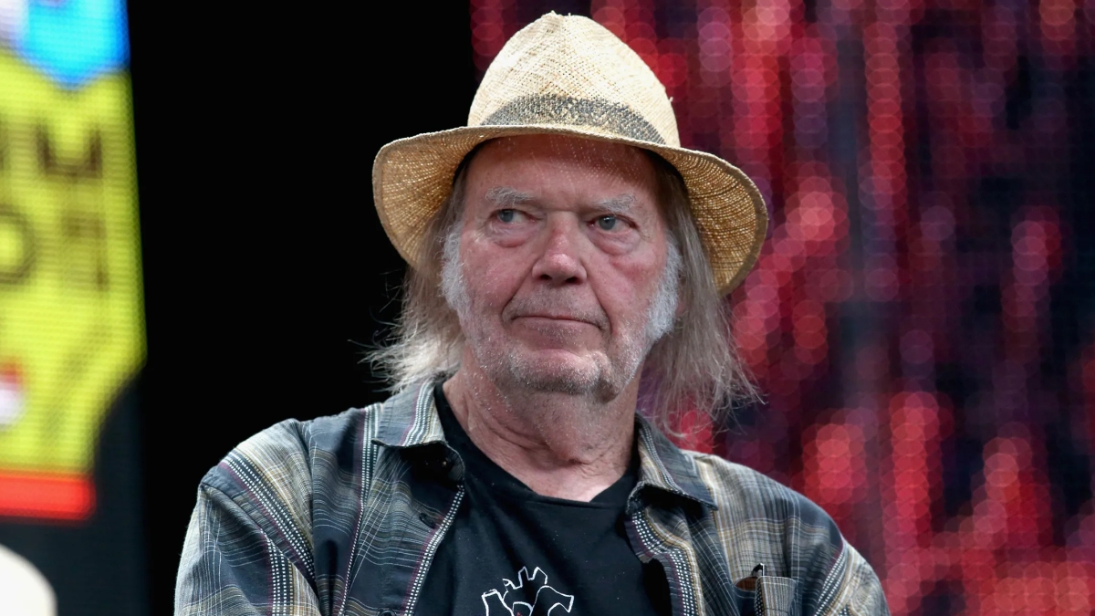 Neil Young retire de la musique d'Amazon et appelle au boycott : « Soutenez votre communauté »