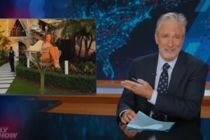 Jon Stewart souligne l'ironie de la soirée Gatsby le magnifique de Trump