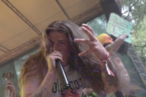 PARTY CANNON sur son nouveau single : « Imaginez des riffs déshumanisés, hémorragies internes, fœtus mourant et suffocation joués par les personnes les plus stupides du monde tout en portant des gants de cuisine »