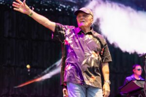 Bruce Johnston quitte les Beach Boys après 61 ans