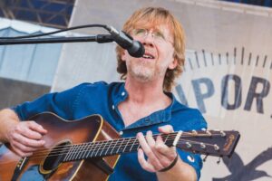 Trey Anastasio annonce les dates de sa tournée acoustique solo
