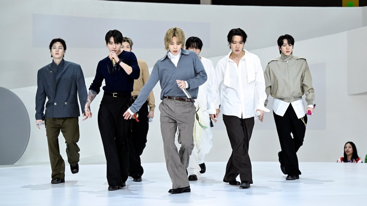 BTS interprète "SWIM" du Guggenheim sur Fallon : regardez