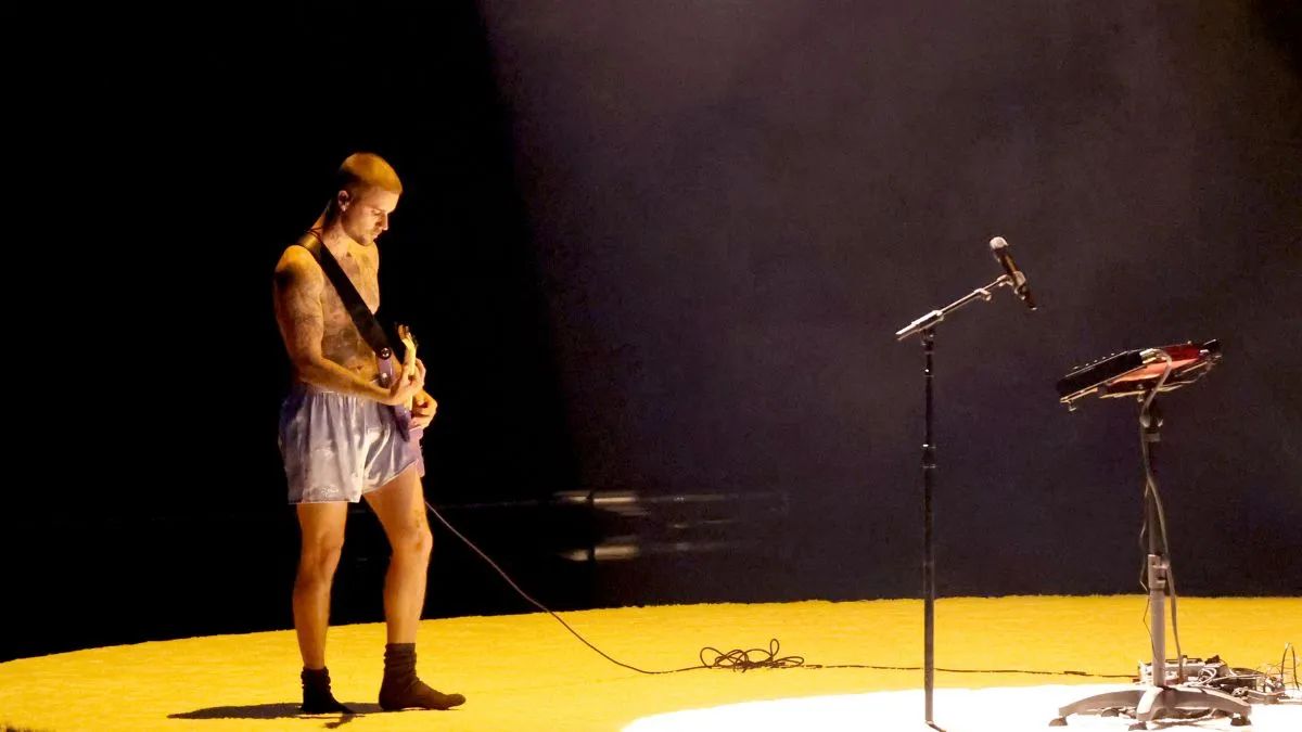 Justin Bieber joue un spectacle d'échauffement intime à Coachella sans vieilles chansons dans la setlist