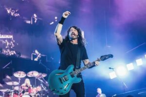 DAVE GROHL dit qu'il a suivi plus de 430 séances de thérapie depuis son scandale d'infidélité
