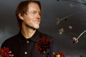 Ed O'Brien annonce le nouvel album Blue Morpho et révèle la chanson titre : Stream