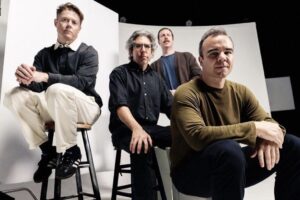 Future Islands annonce un nouvel album de compilation pour célébrer son 20e anniversaire