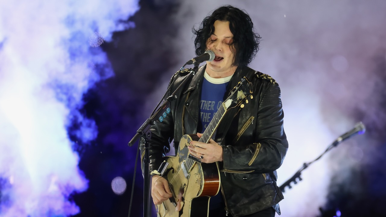 Jack White évite les paroles autobiographiques à cause des trolls sur Internet