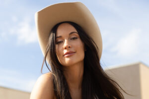 Kacey Musgraves annonce un nouvel album, Middle of Nowhere, et partage « Dry Spell » : regardez