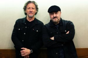 Les anciens membres de PORCUPINE TREE se réunissent sous le nom de VOYAGE 35 ; Dates de single et de tournée annoncées