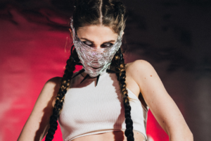 N0TRIXX (FFO : MIMI BARKS) vous emmène dans « un voyage dans les profondeurs d'un esprit troublé » sur son premier album, « A Catalog Of Madness And Melancholia »