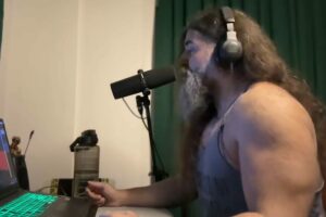 NE JAMAIS se retirer du festival en raison de problèmes avec les permis de travail américains