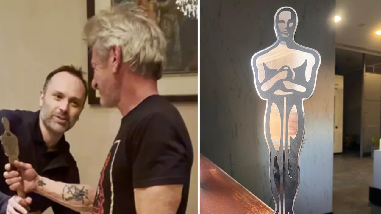 Sean Penn reçoit un « Oscar » spécial en Ukraine après avoir manqué les Oscars
