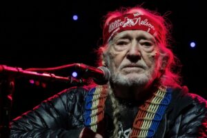 Willie Nelson annonce les dates de la tournée 2026 du Outlaw Music Festival