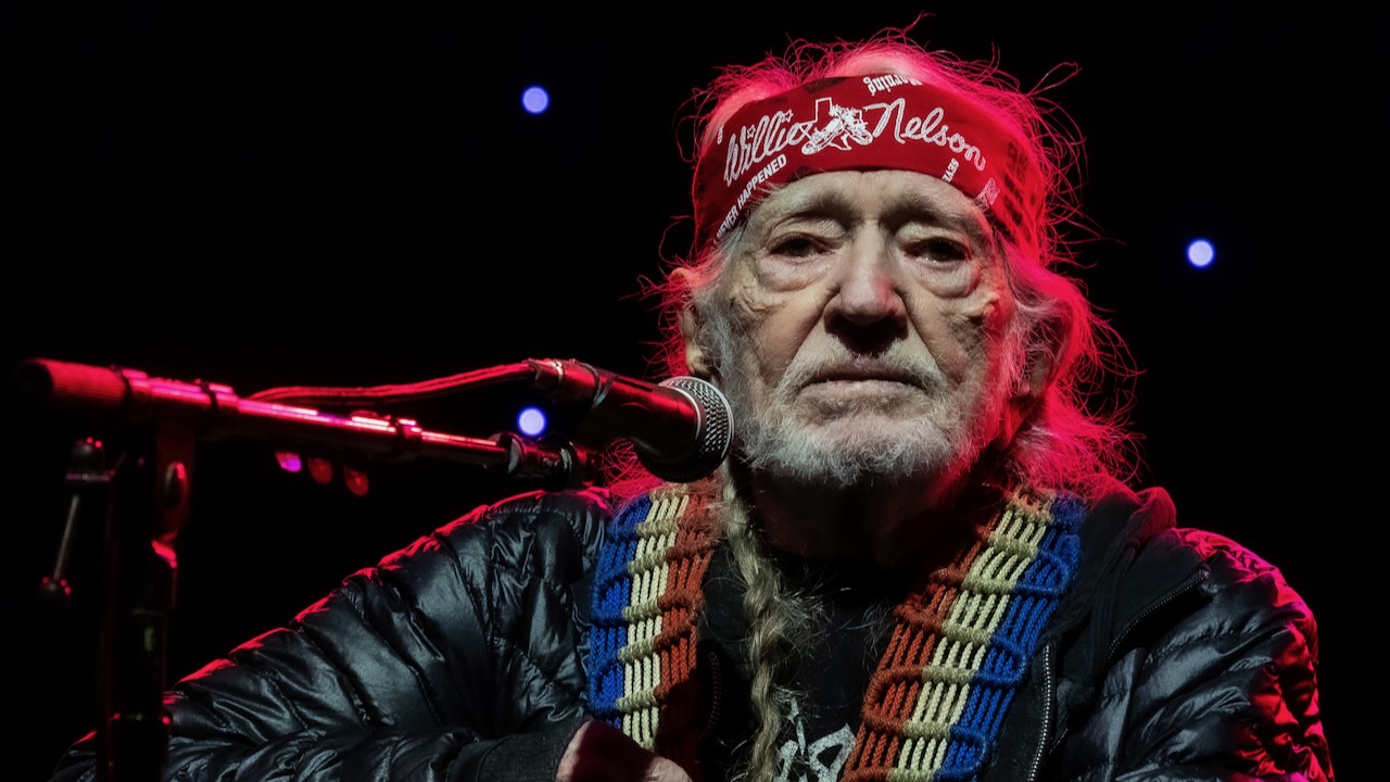 Willie Nelson annonce les dates de la tournée 2026 du Outlaw Music Festival