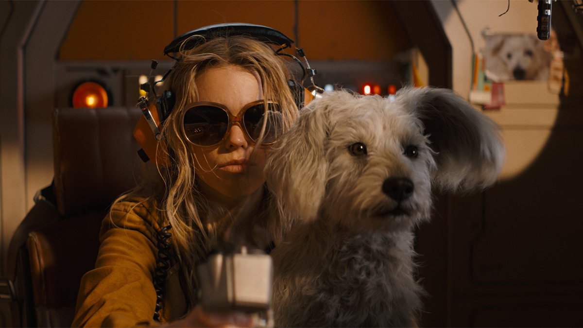 Supergirl et Krypto affrontent l'univers – et Lobo