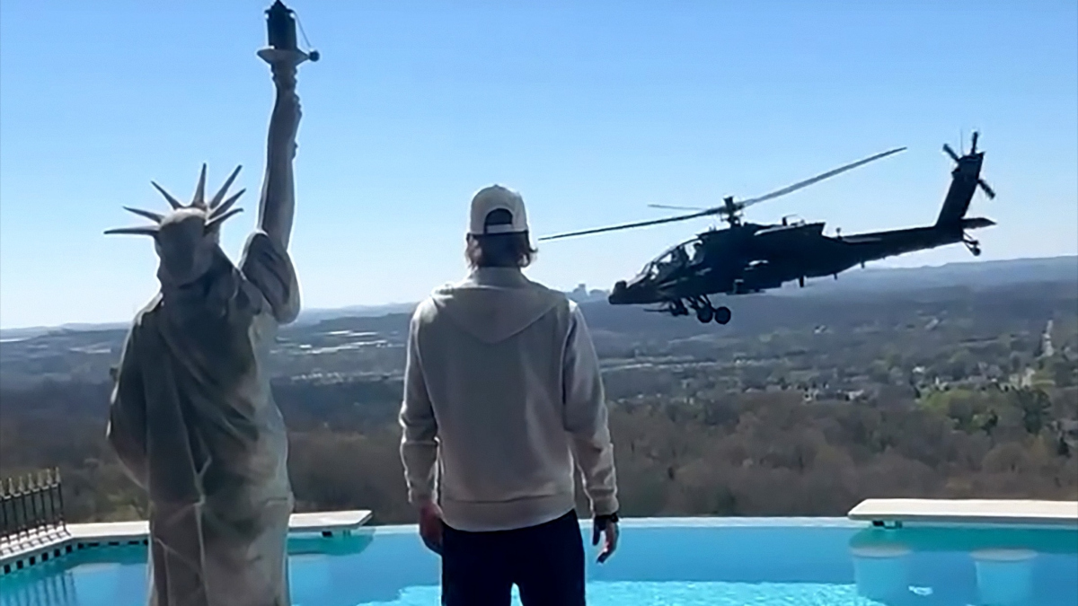 Pete Hegseth lève la suspension des pilotes de l'armée américaine pilotant des hélicoptères par Kid Rock's Home