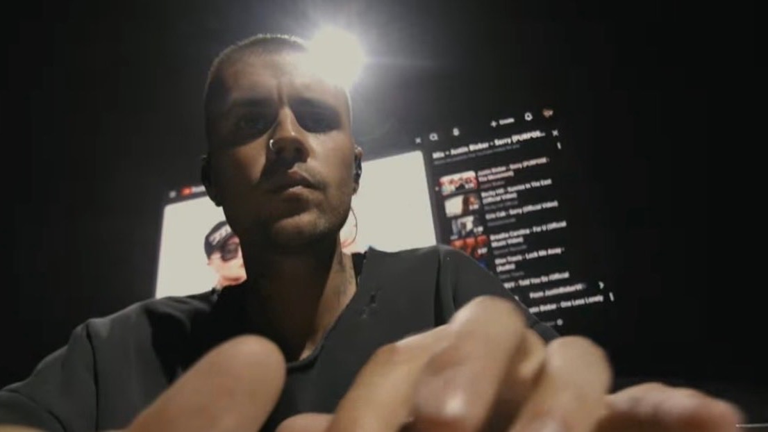 À Coachella, Justin Bieber a chanté sur d'anciennes vidéos de lui sur son MacBook