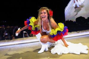 À Coachella, Karol G entre dans l'histoire en tant que première tête d'affiche féminine latine