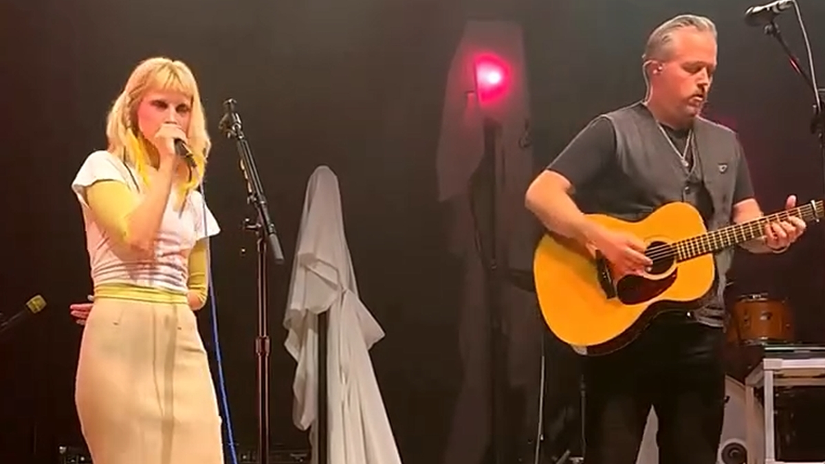 Hayley Williams, Jason Isbell Shade Morgan Wallen avec le duo "Cover Me Up"